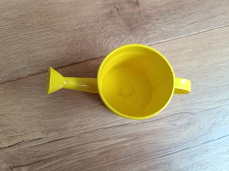 Zlta krhlicka kinder, 