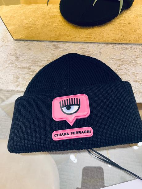 Čiapka chiara ferragni, 