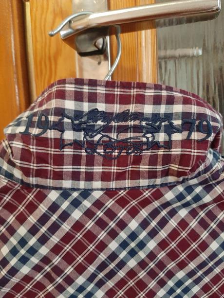 Predám košeľu, 40