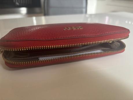 Darujem k nákupu, dkny