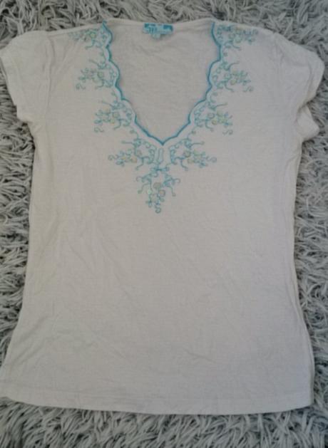 Biele tricko s vysivkou, s
