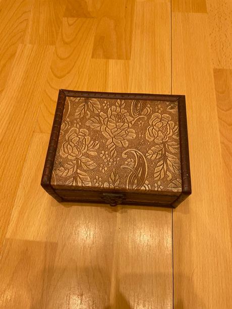 Dekoracna krabicka,
