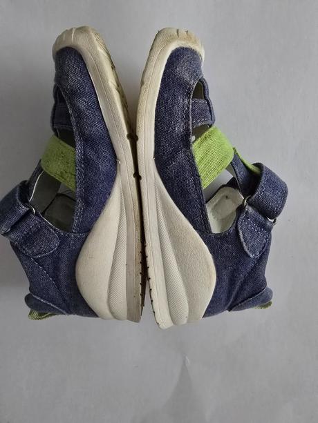 Sandále s uzavretou špicou, bubble gummers,26