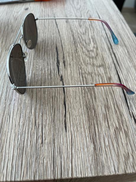 Duhove slnecne okuliare, 