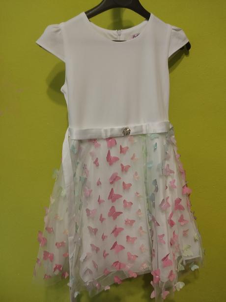 Šaty s motýlikmi, 140