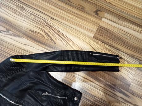 Kozenkova bunda, amisu,m