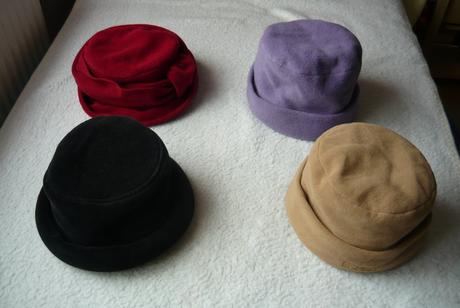 Balík dámske klobúky,čiapky podšité, 56