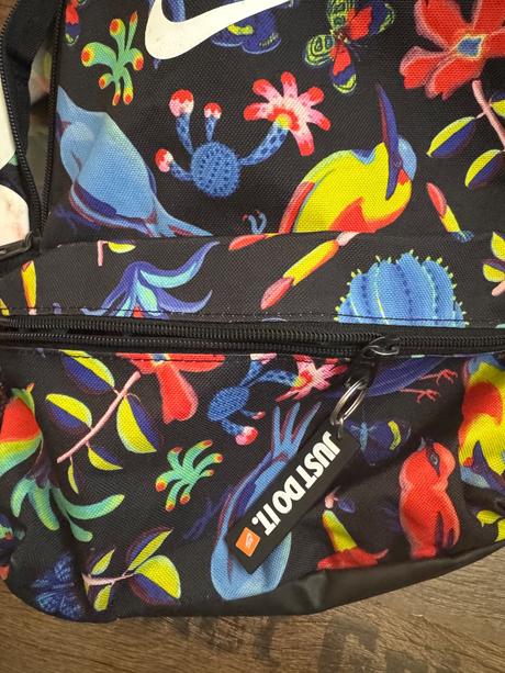 Farebný ruksak nike, nike