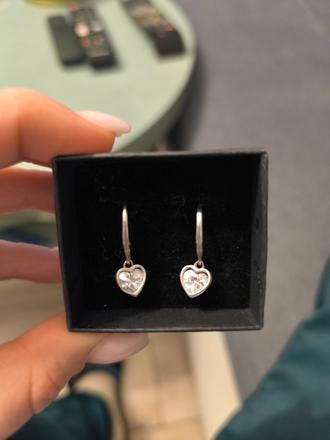 Dievčenské náušničky,