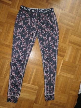 Kari traa sportove funkcne leginy m/l, m