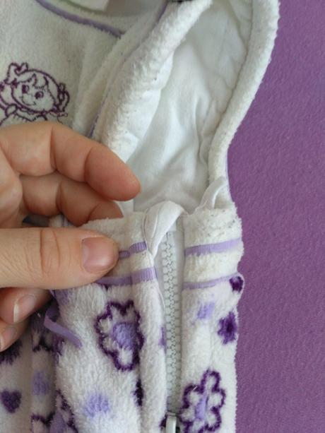 Teplý mäkkučký spací vak s kvietkami a dievčatkom, okay