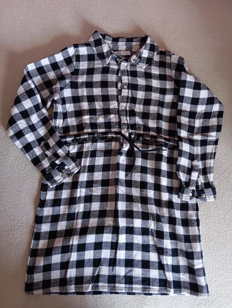 Balík dievčenského oblečenia, 122–134