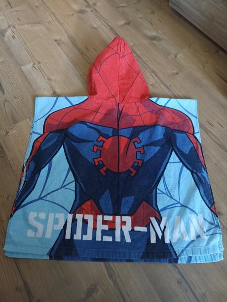 Pončo spiderman, 
