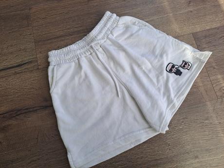 Šortky s, s