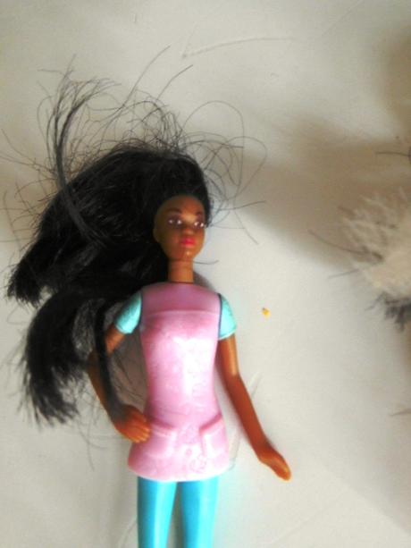 2 menšie barbinky cestovne v super stave,