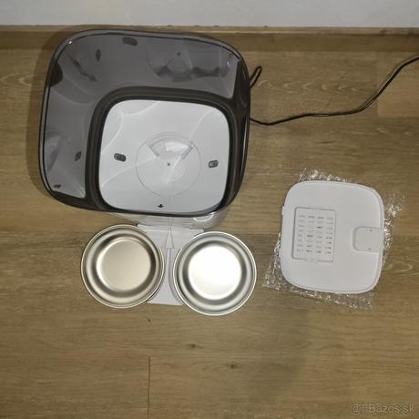 Automatické krmítko / zásobník pre psov, mačky,