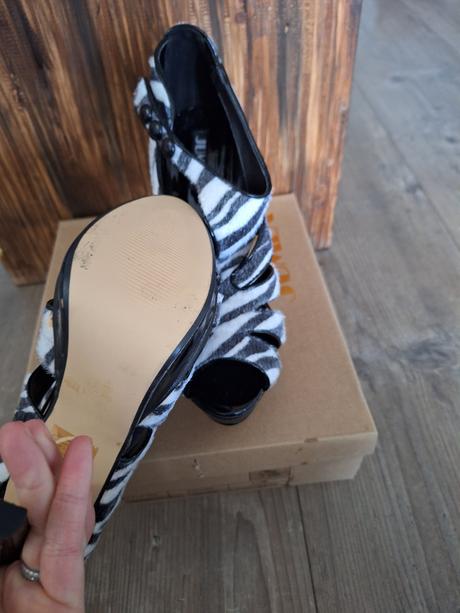 Sandalky zebra, 40