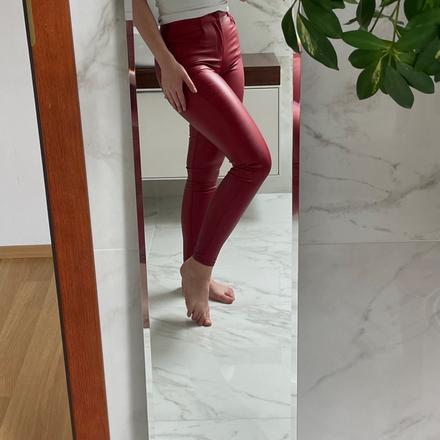 Amisu bordové slim nohavice s koženým efektom, xs