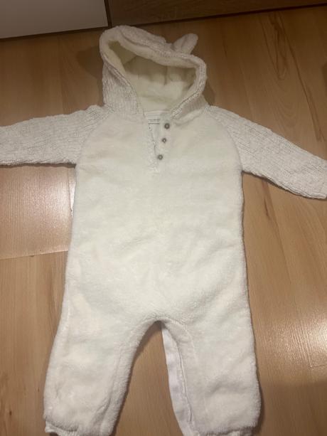 Next overal nenoseny, 80