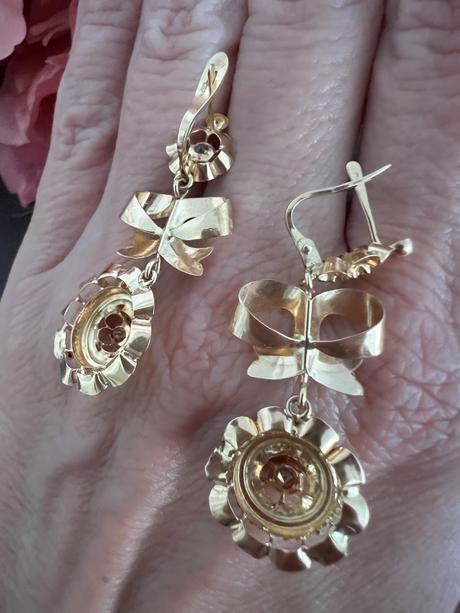 18 karatove zlate nausnice,