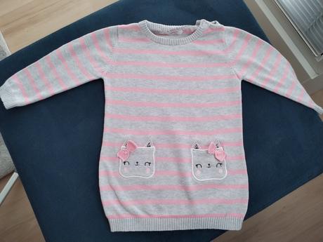 Pulovrik/saty, sedi na viac velkosti,