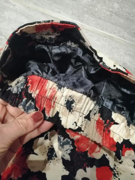 Kvetovaná sukňa s podšívkou v128-134, 128