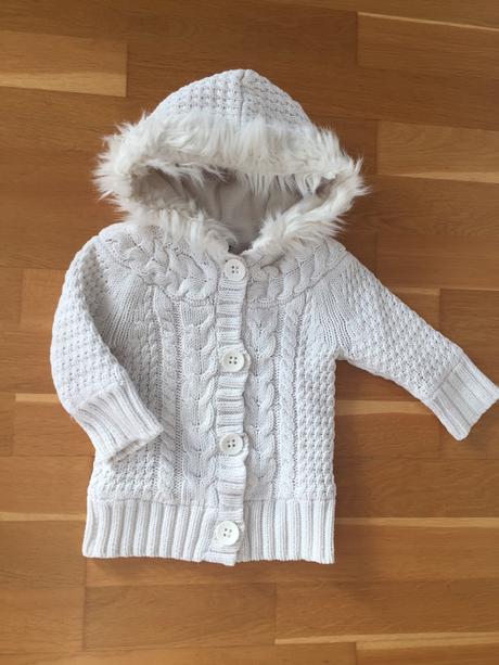 Teply svetrik s kozusinkou, gap,86