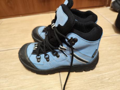 Predam skoro nenosene vodeodolne velkost 32 (22cm), 32