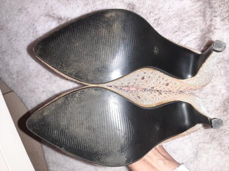 Kamienkové lodičky, 37