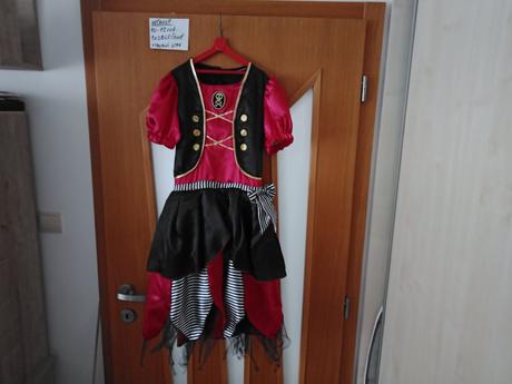 Dievčenský kostým na karneval pirátka veľ.10-12r., 