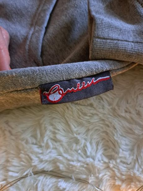 Hrubšia mikinka, 128