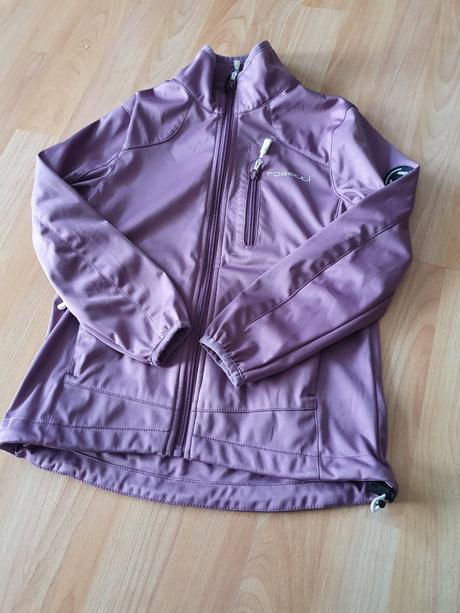 Turistická vetrovka, 122