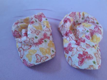 Dievčenské šiltovky, 128