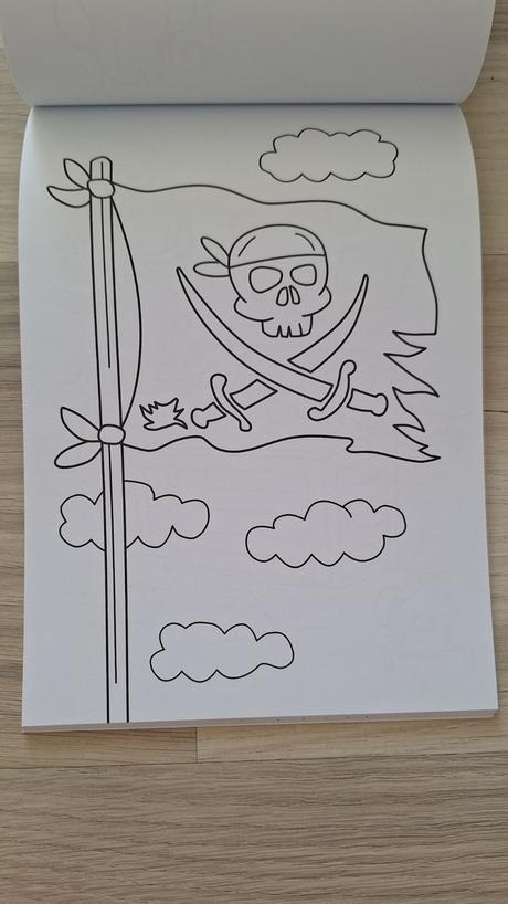 Piráti - omaľovánky , nálepky a hry, 