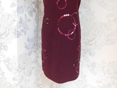 Kvalitne velmi pekne puzdrove šaty, 44