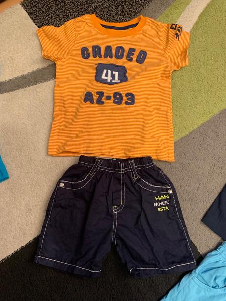 Balík oblečenia v. 92, 86–98