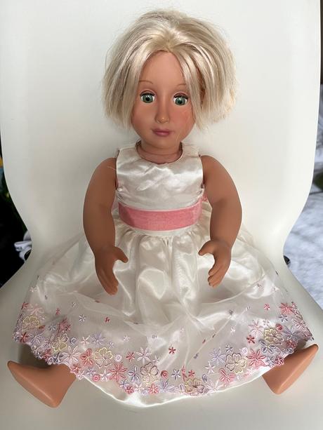 Ourgeneration bábika, 