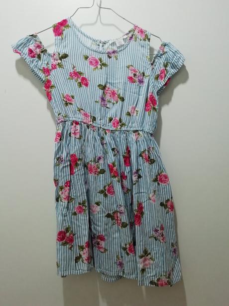 Letné šaty s kvetmi, primark,128