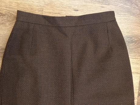Kvalitná vlnena sukňa s-m, 36