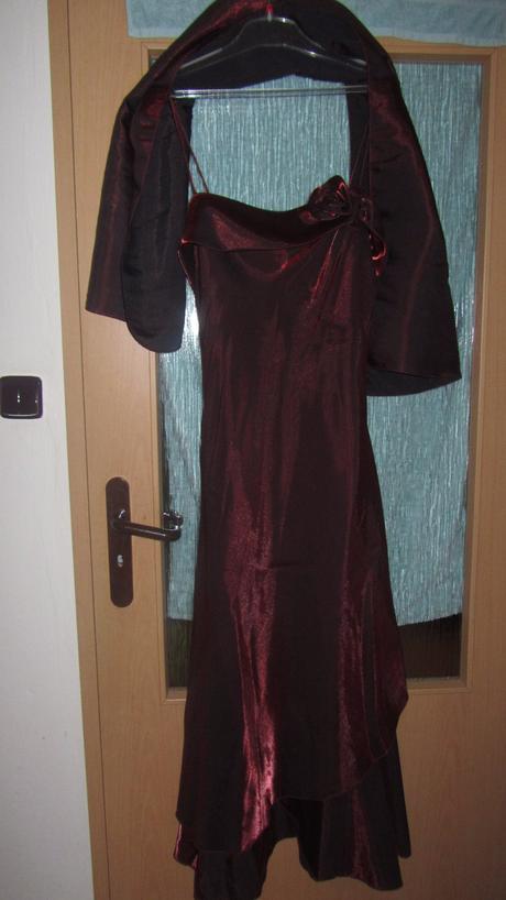 Spoločenské šaty, 44