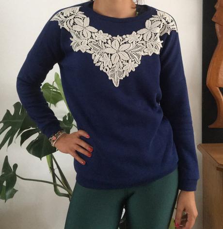 Mikina s čipkou, xs