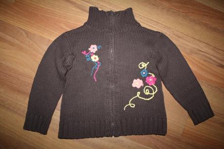 Tenký svetrík, kenvelo,104