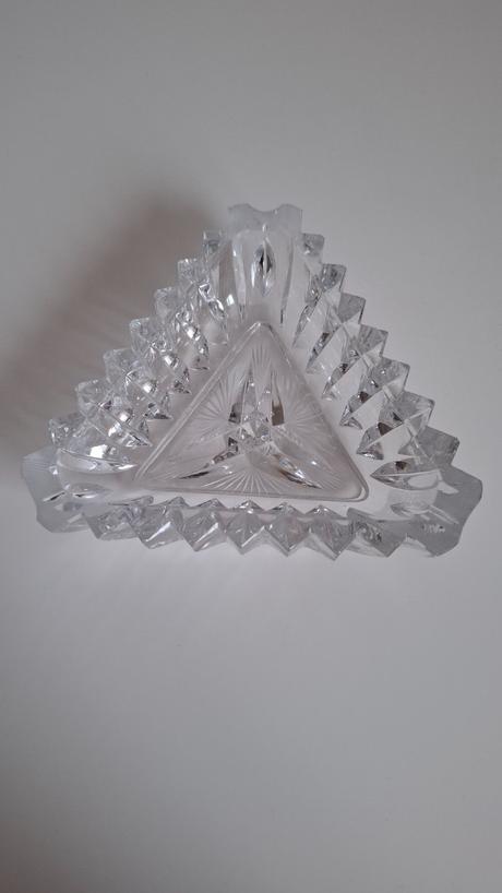 Krištálový popolník,