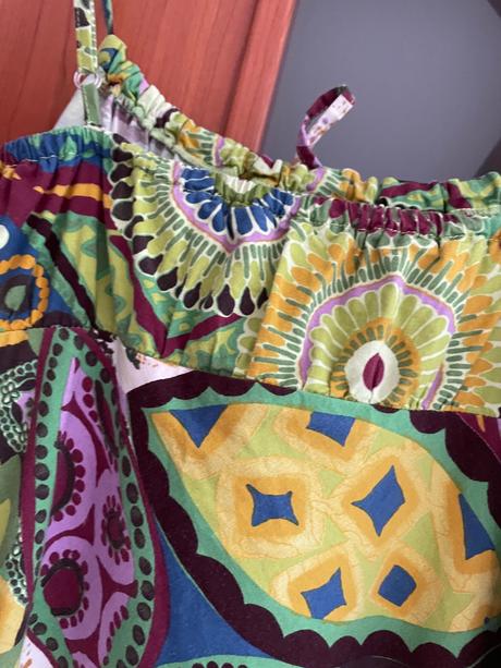 Krásne farebne saty, m