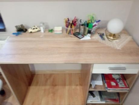 Písací stôl, 