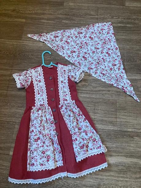 Ľanové šaty so šatkou, 104