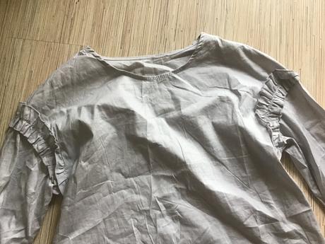 Krasna bluzka s voalnikmi /2e, 40 / m