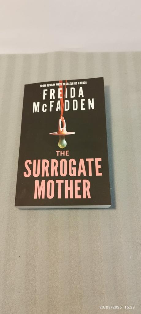 Freida mcfadden - the surrogate mother nau25,