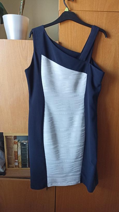 Dámske šaty, veľkosť je 48, 50