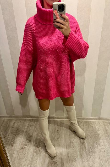 Oversize cyklamenovy rolak, s